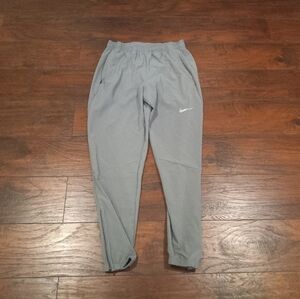 Nike Challenger Woven Pants